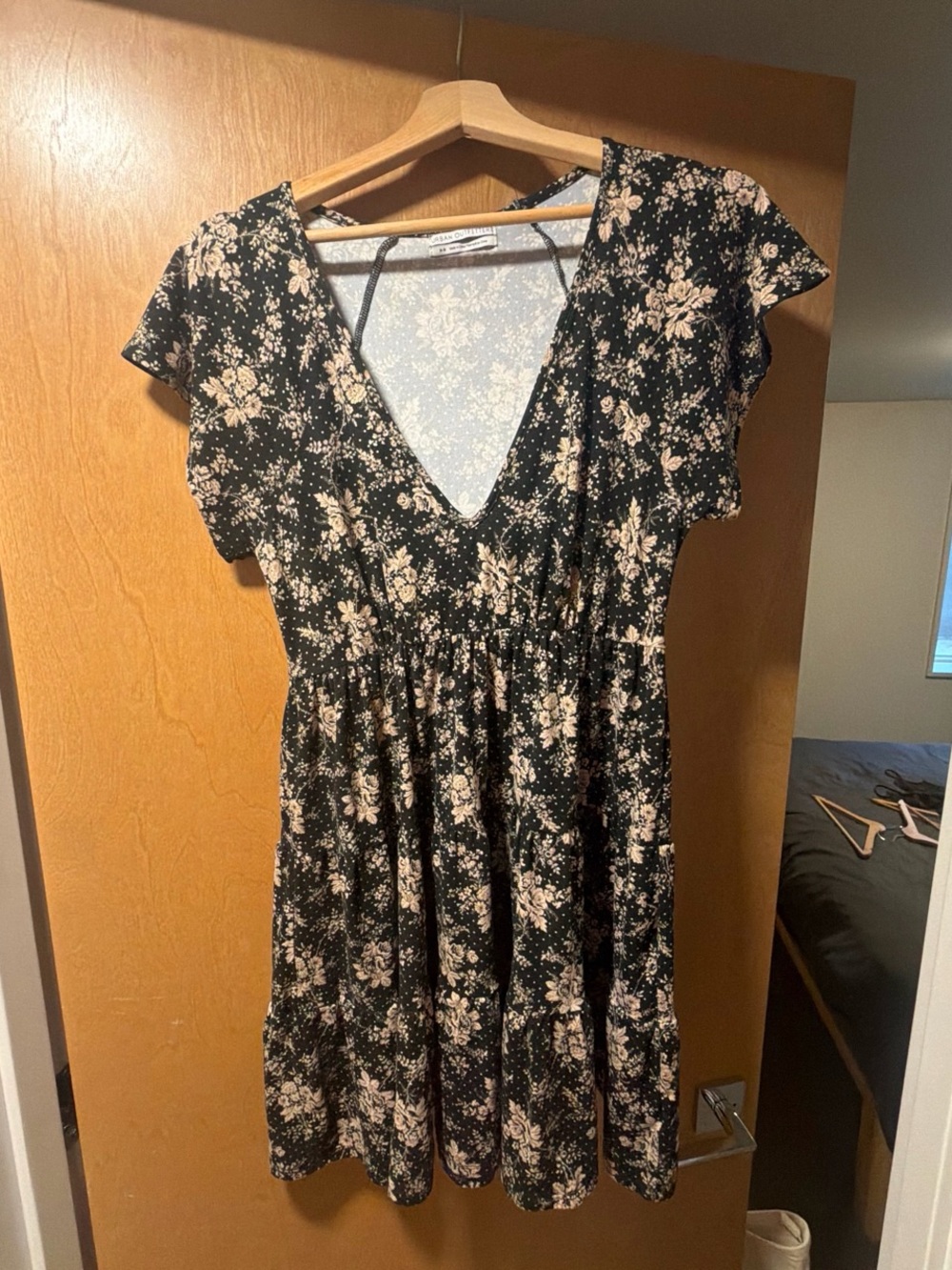 Black Floral V-Neck Short Sleeve Dress